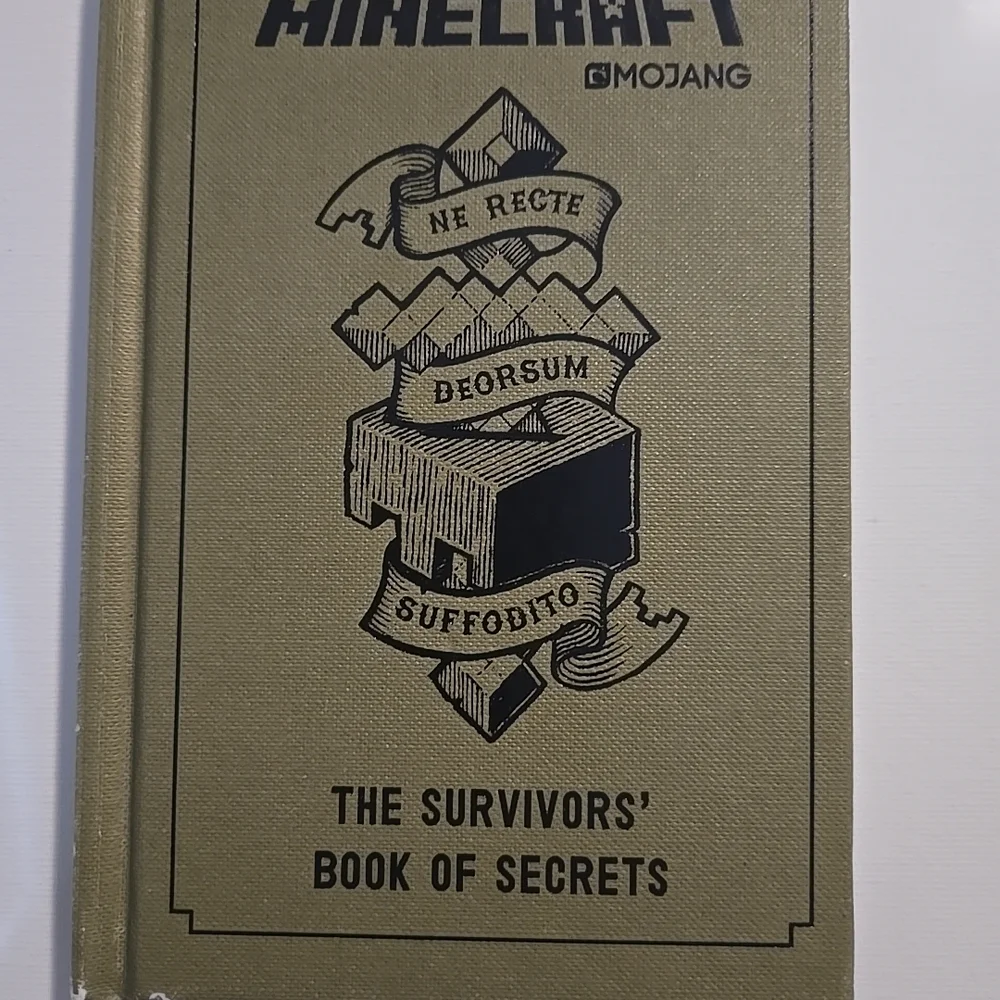 Minecraft: The Survivors' Book of Secrets - Green